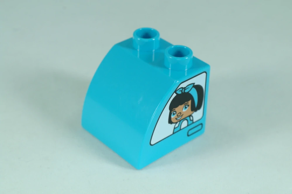 LEGO® DUPLO® cihla 2x2x1,5 zaoblená - s chlapcem na jedné straně a dívkou na druhé