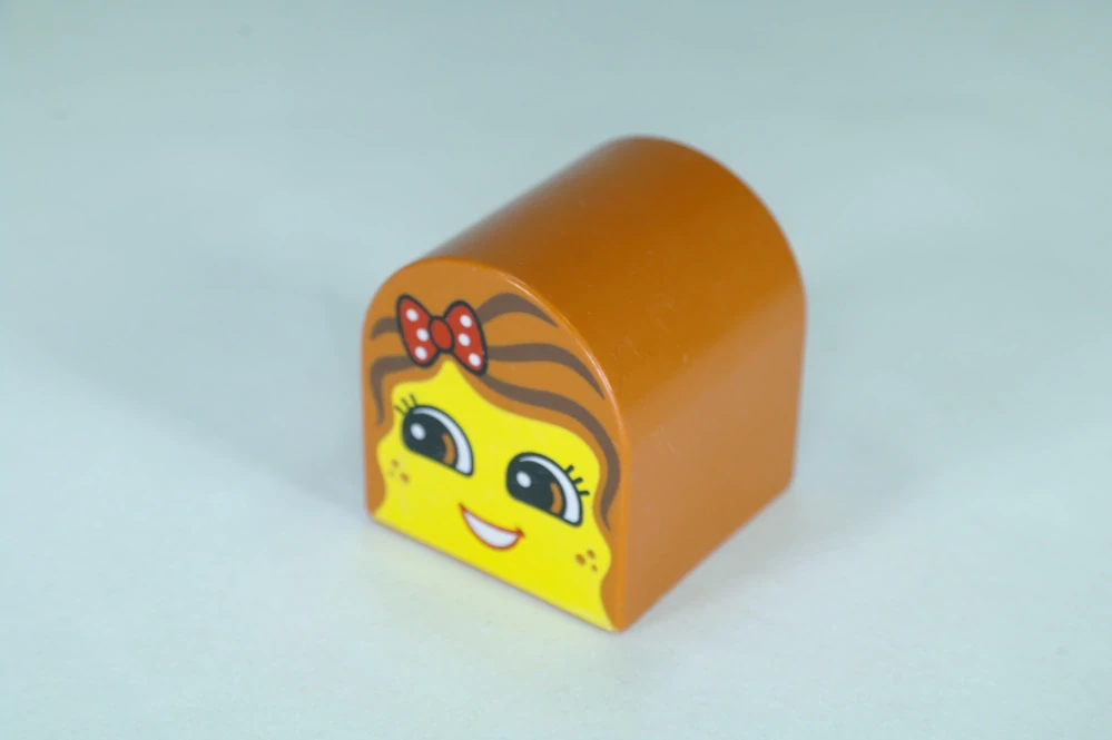 LEGO® DUPLO® cihla 2x2x2 se vzorem dívčí tváře