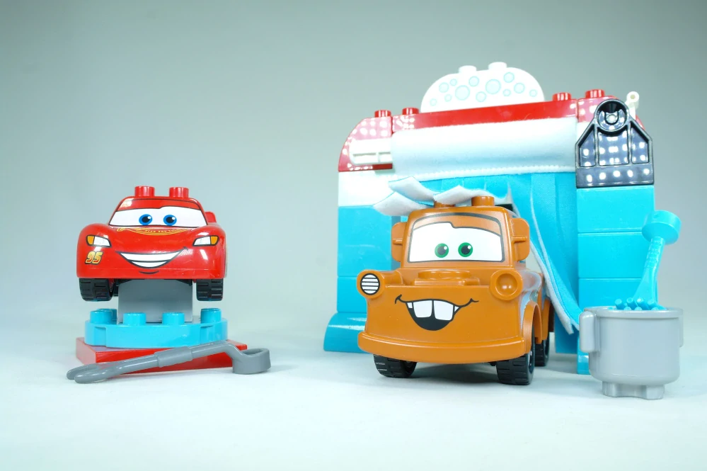 LEGO® DUPLO® 10996 Na myčce s Bleskem McQueenem a Burákem