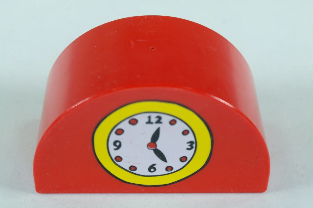 LEGO® DUPLO® kostka 2x4x2 půlkulatá - hodiny