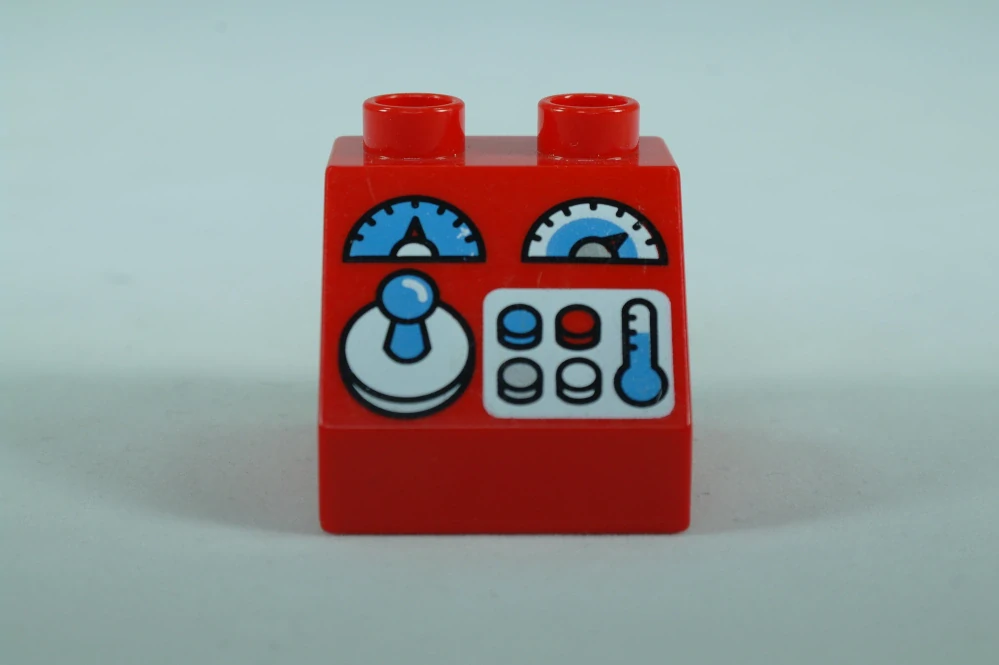 LEGO® DUPLO® cihla 2x2x1 1/2 sklon 45° - s joystickem, měřiči a tlačítky