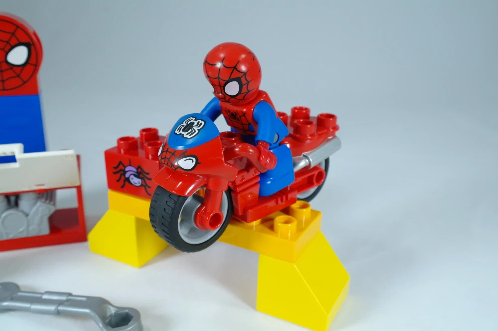 LEGO® DUPLO® 10607 Spider-manova dílna s motorkou
