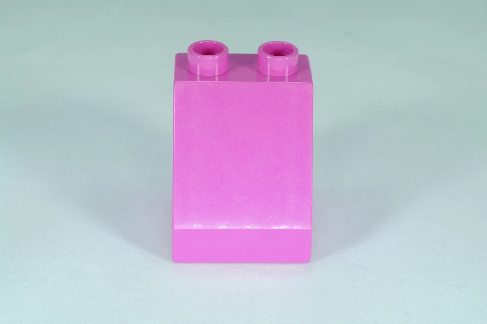 LEGO® DUPLO® cihla 2x2x2 sklon 54°- tmavě růžová
