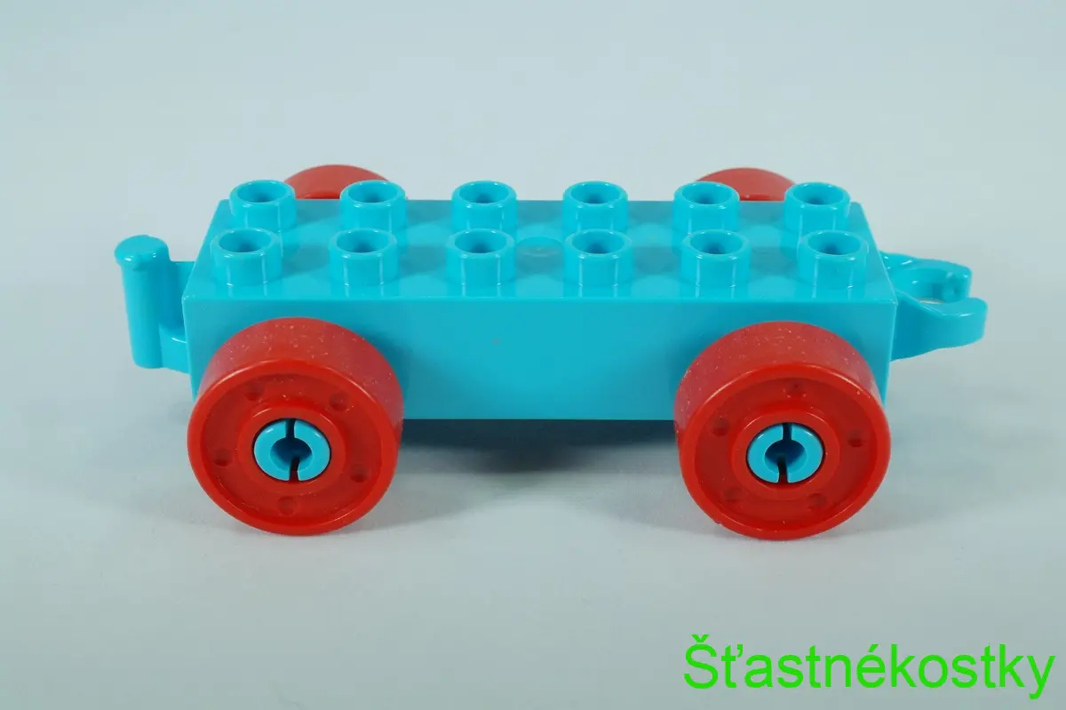 LEGO® DUPLO® základ vozu 2x6 stř.azur s červenými koly s šrouby a otevřeným koncem závěsu