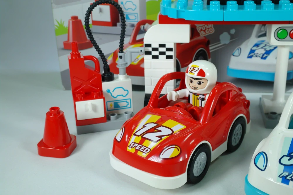 LEGO® DUPLO® 10947 Závodní auta