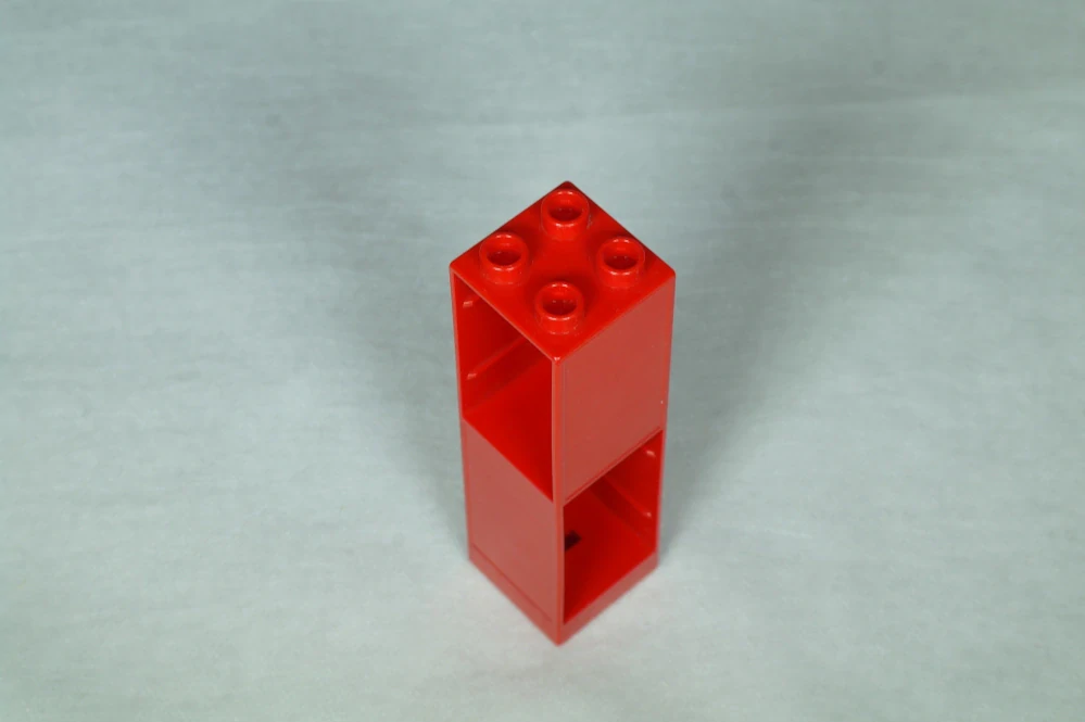 LEGO® DUPLO® cihla 2x2x6 se zásuvkovými otvory