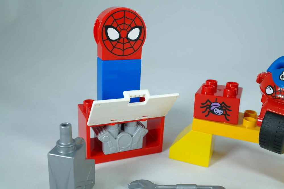 LEGO® DUPLO® 10607 Spider-manova dílna s motorkou