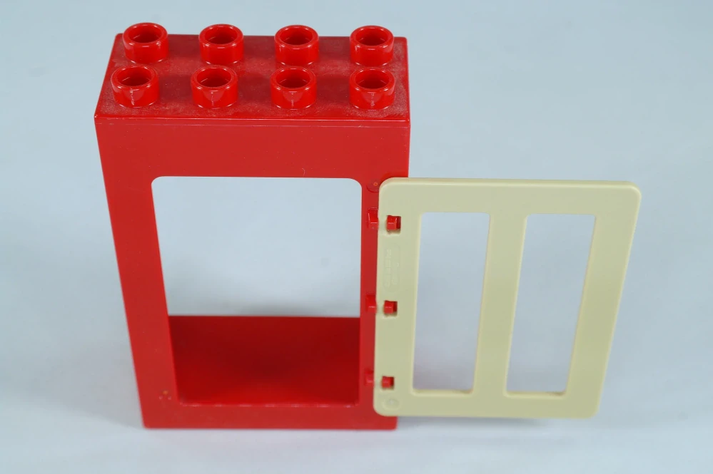 LEGO® DUPLO® okno, dveře. Dveřní/okenní rám 2x4x5 červený + tan okenice