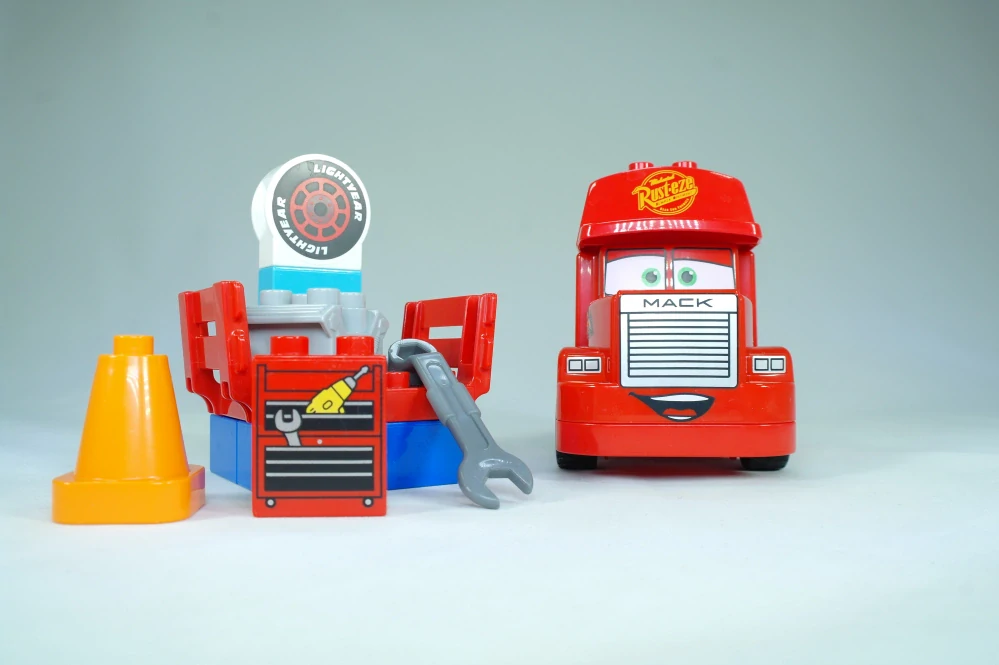LEGO® DUPLO® 10417 Mack na závodech