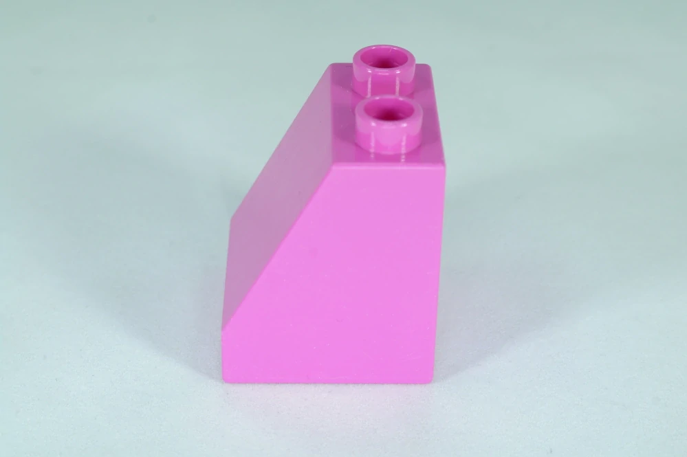 LEGO® DUPLO® cihla 2x2x2 sklon 54°- tmavě růžová