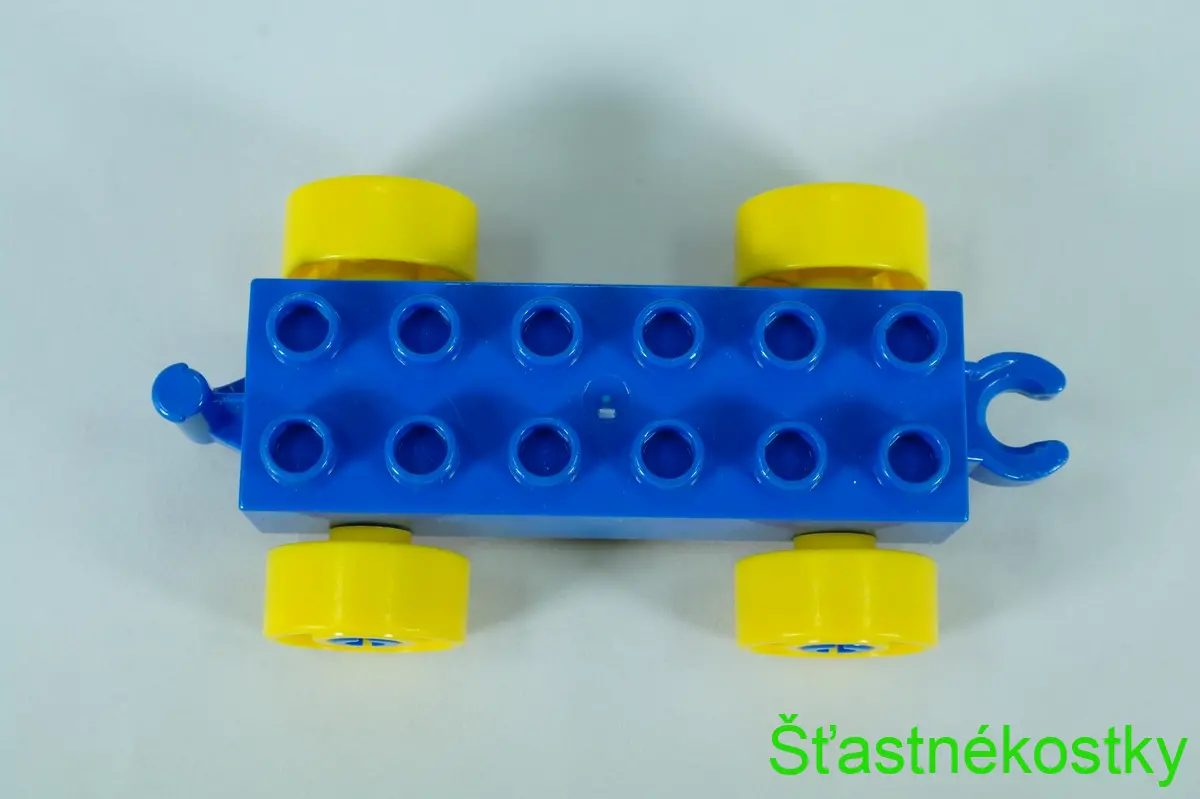 LEGO® DUPLO® základ vozu 2x6 modrý se žlutými koly s šrouby a otevřeným koncem závěsu