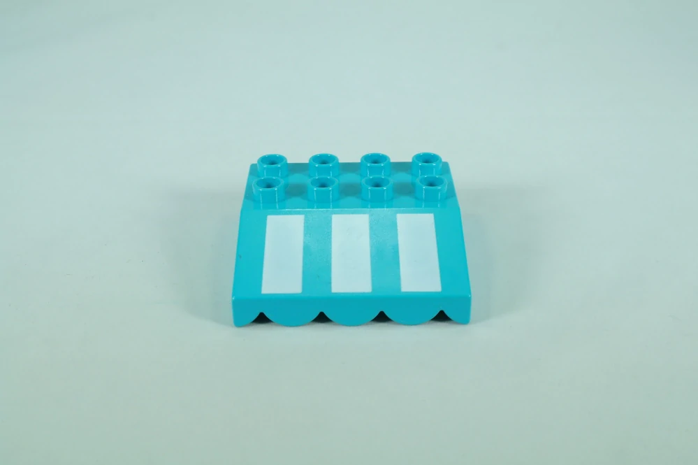 LEGO® DUPLO® střecha, markýza 4x4-33° šikmá,  s 3 pruhy