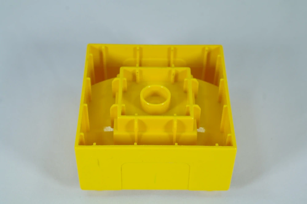LEGO® DUPLO® základna vlakové kabiny/tendru s lokomotivním vzorem 83578