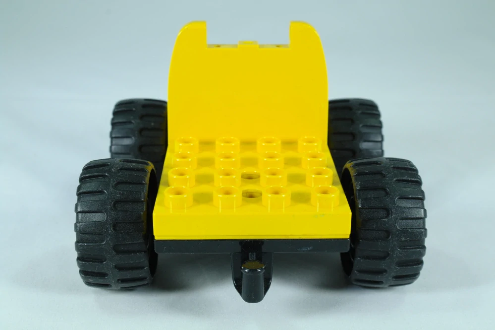 LEGO® DUPLO® náklaďák s černou základnou a jumbo koly
