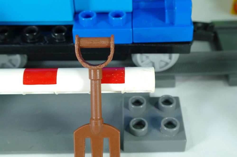 LEGO® DUPLO® 10810 Vláček s přejezdem