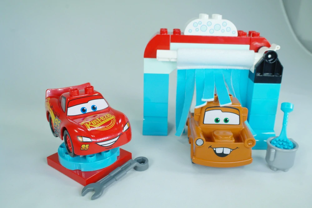 LEGO® DUPLO® 10996 Na myčce s Bleskem McQueenem a Burákem