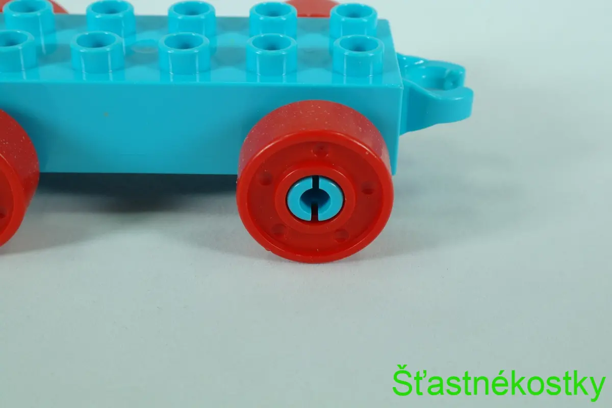 LEGO® DUPLO® základ vozu 2x6 stř.azur s červenými koly s šrouby a otevřeným koncem závěsu