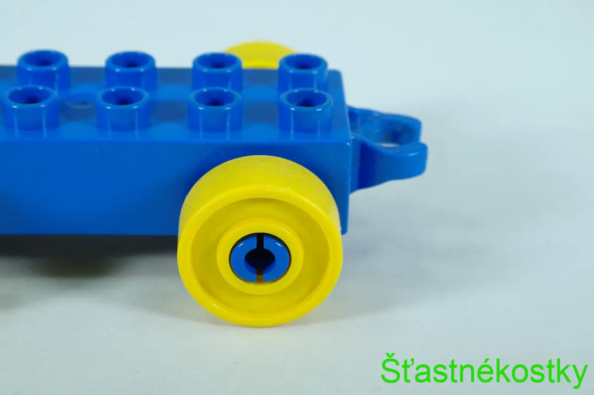 LEGO® DUPLO® základ vozu 2x6 modrý se žlutými koly a otevřeným koncem závěsu