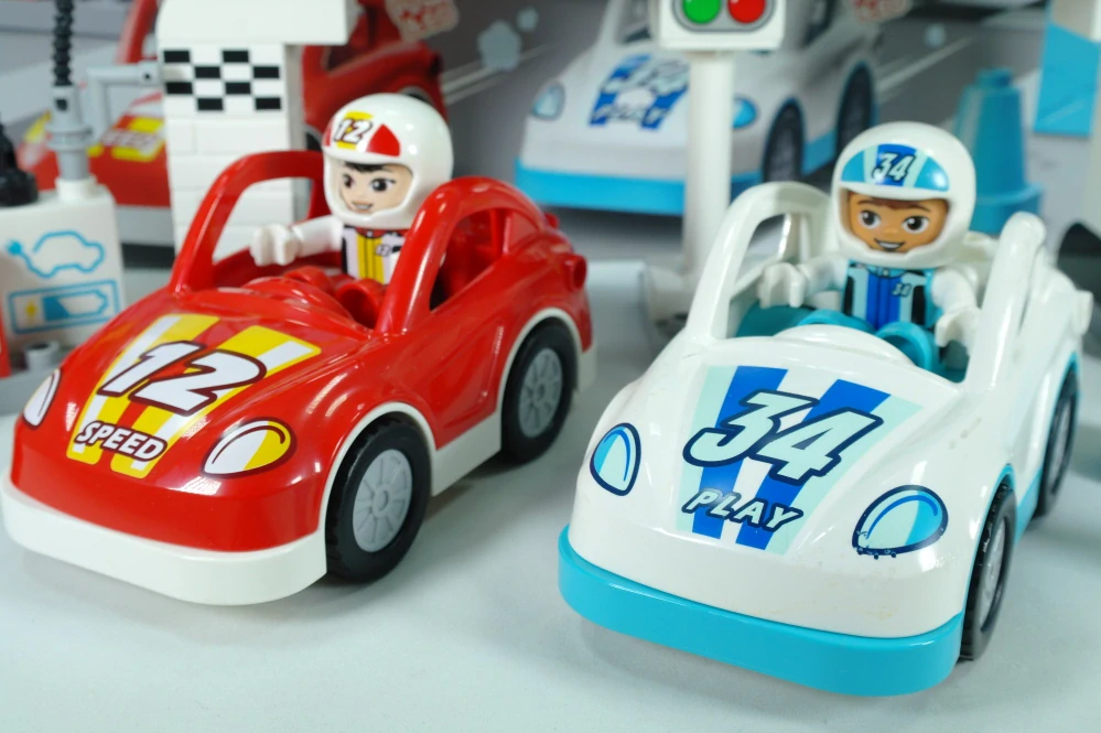 LEGO® DUPLO® 10947 Závodní auta