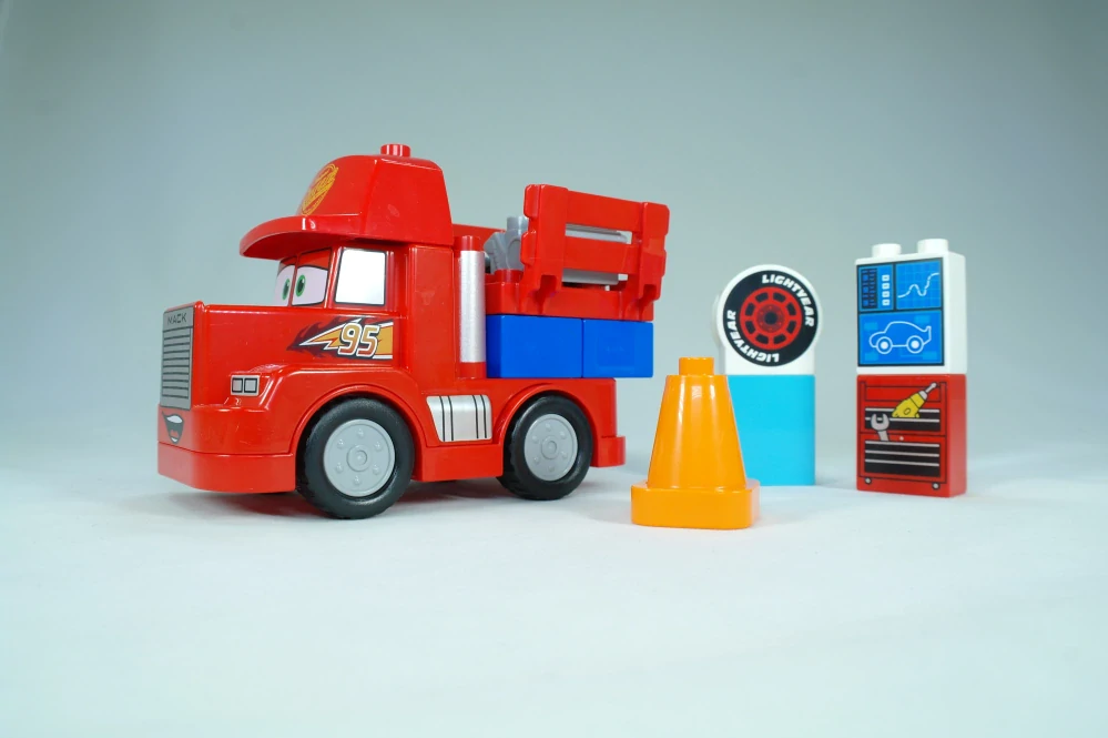 LEGO® DUPLO® 10417 Mack na závodech