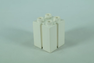LEGO® DUPLO® kostka 2x2x2 s kanály - bílá