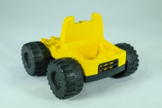 LEGO® DUPLO® náklaďák s černou základnou a jumbo koly
