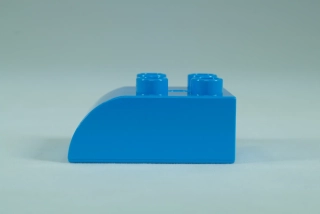 LEGO® DUPLO® cihla 2x3 se zakřivenou horní částí